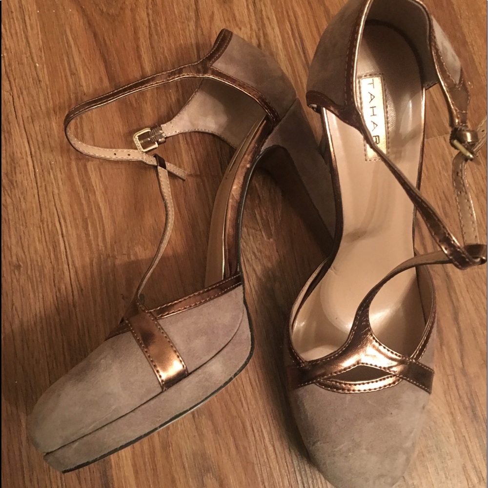 💎Tahari Suede Pumps💎